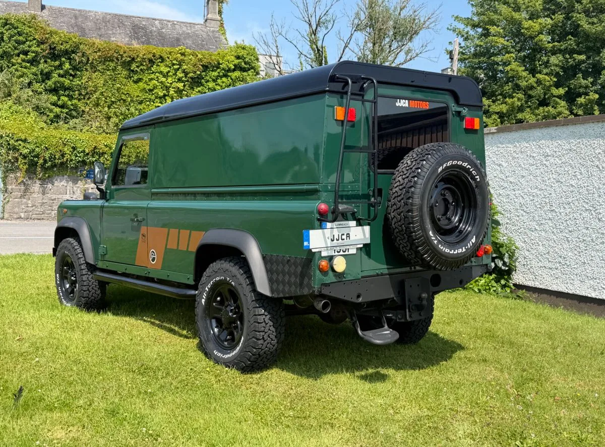 2006 Land Rover Defender – photo 2