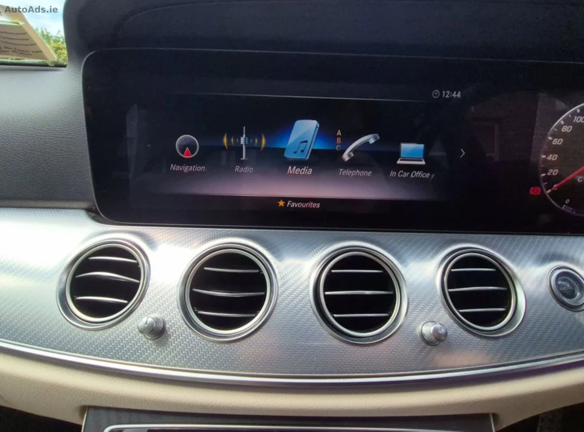 2019 Mercedes-Benz E-Class – photo 17