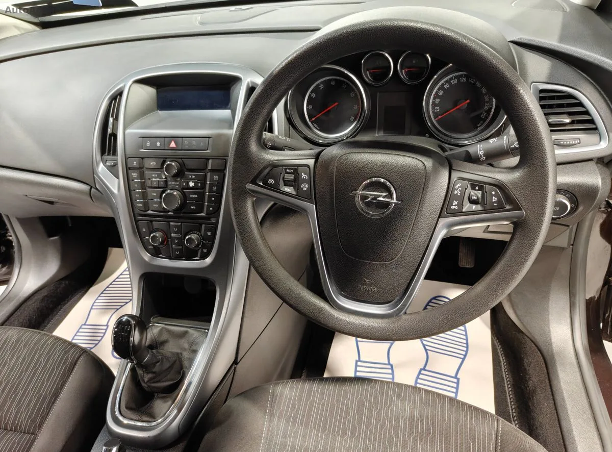 2014 Opel Astra – photo 17