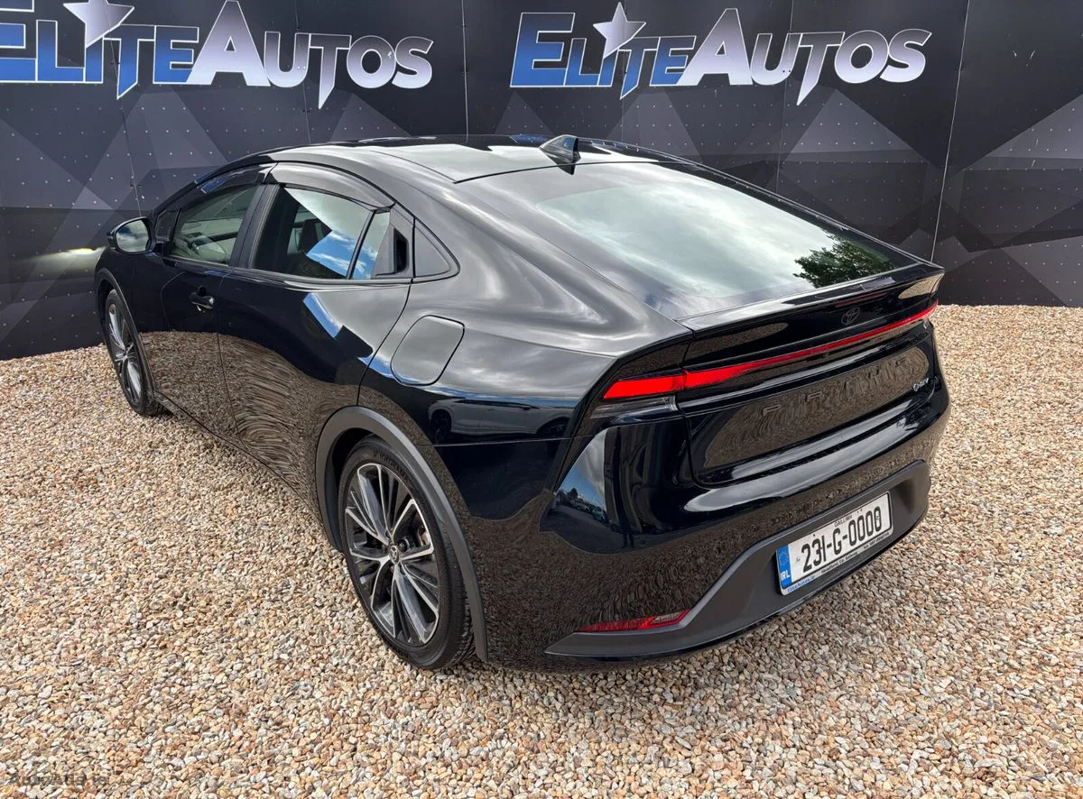 2023 Toyota Prius – photo 3