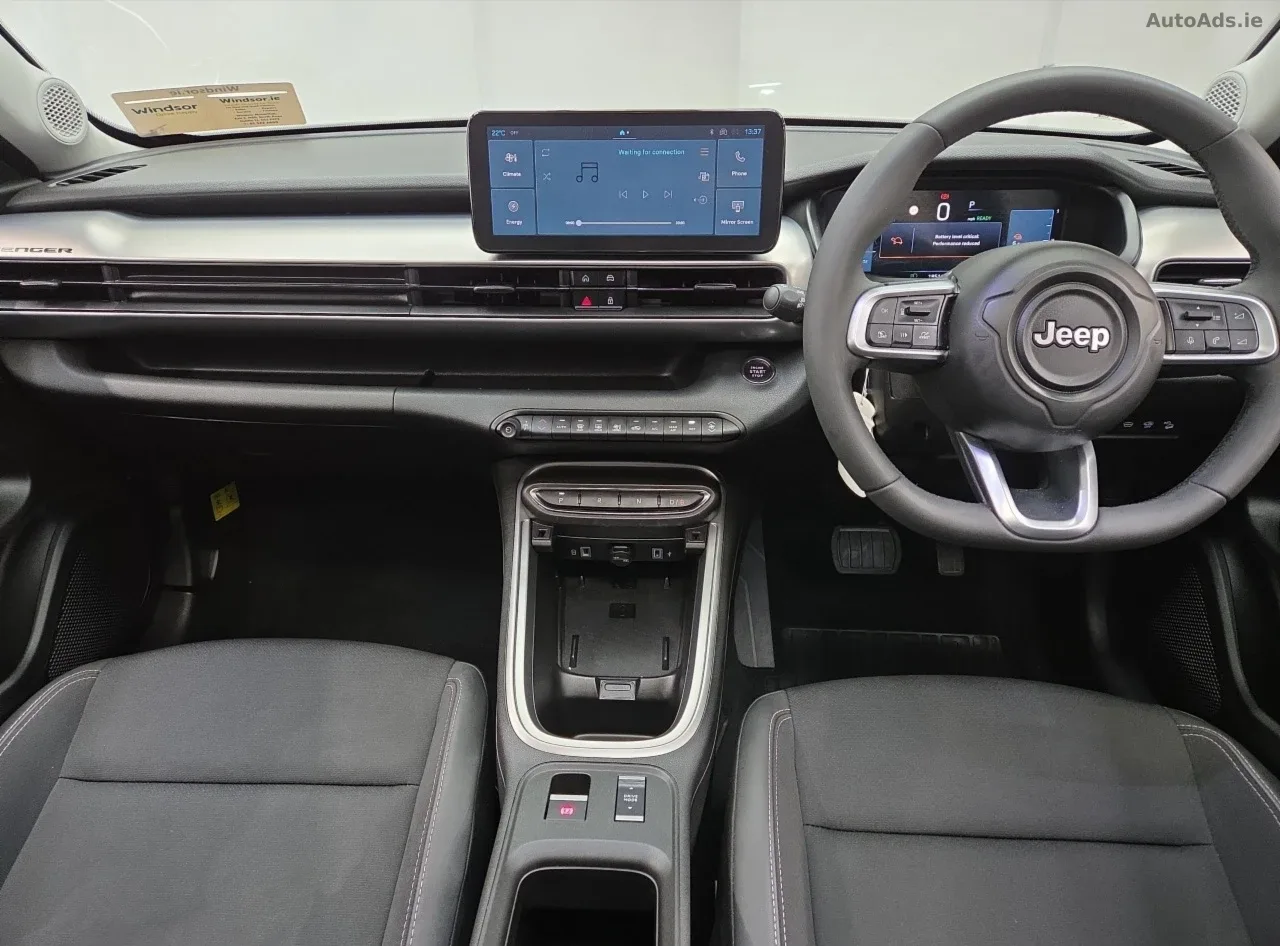 2025 Jeep Avenger – photo 3