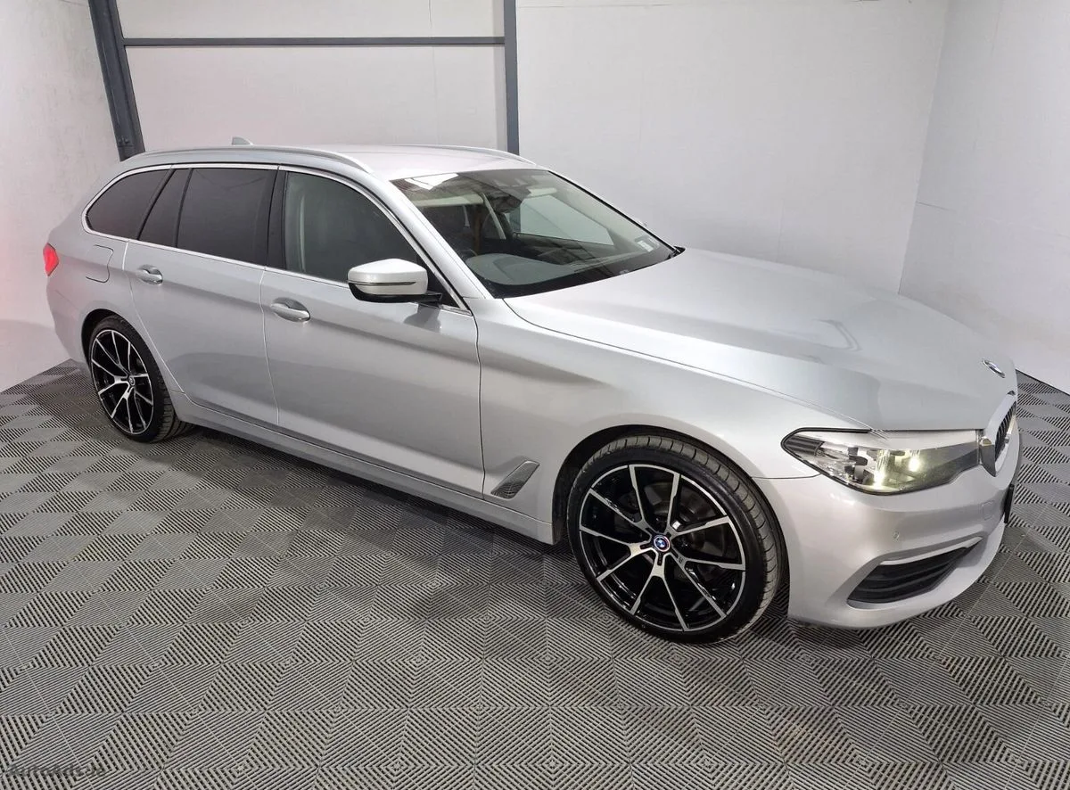 2019 BMW 5-Series – photo 2