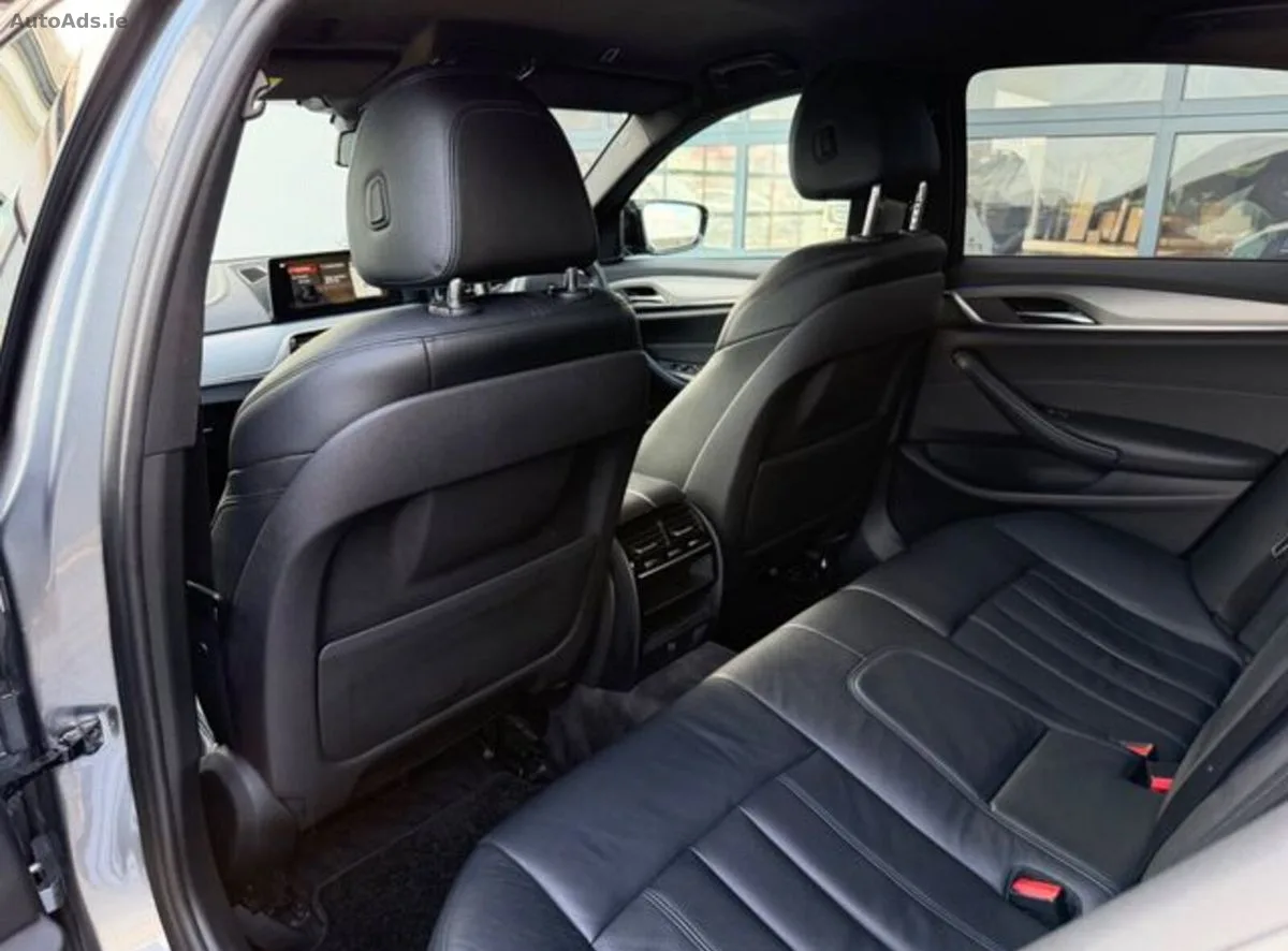 2018 BMW 5-Series – photo 14