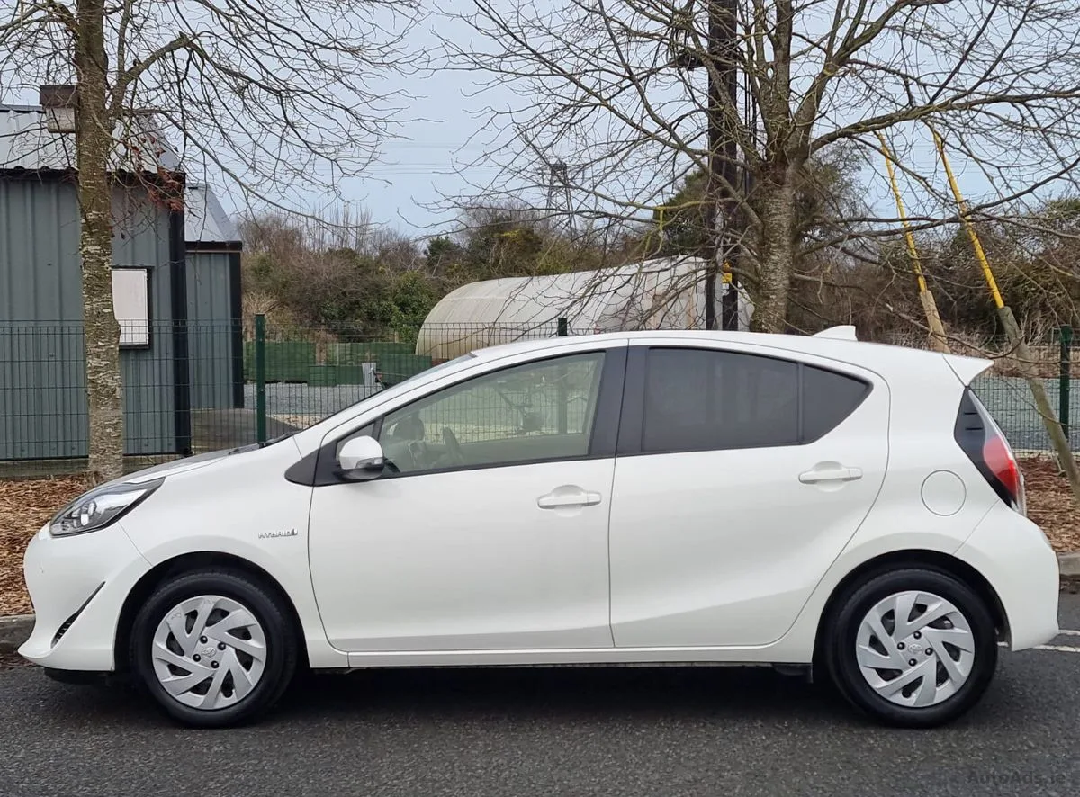 2019 Toyota Aqua – photo 10