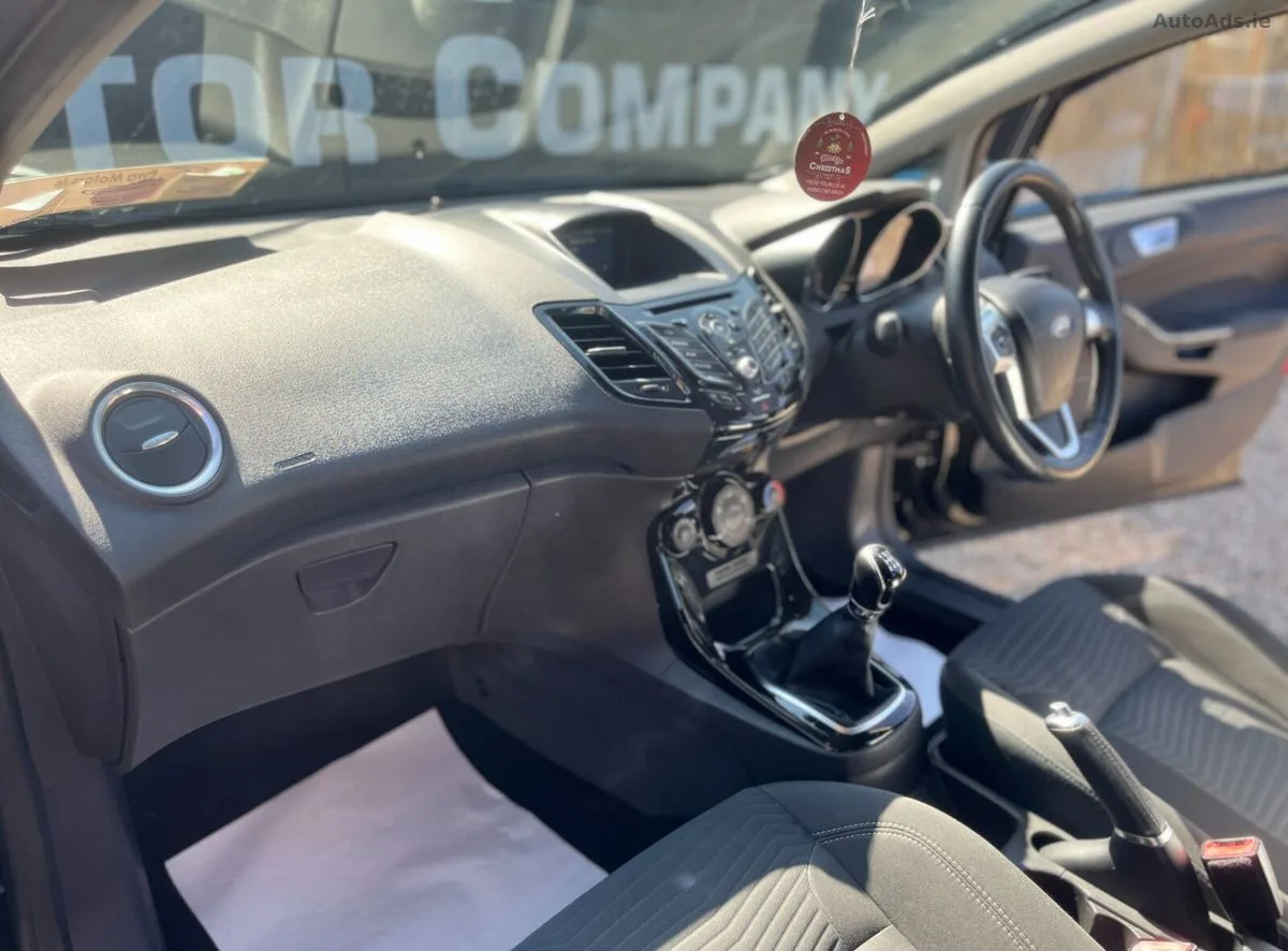 2017 Ford Fiesta – photo 8