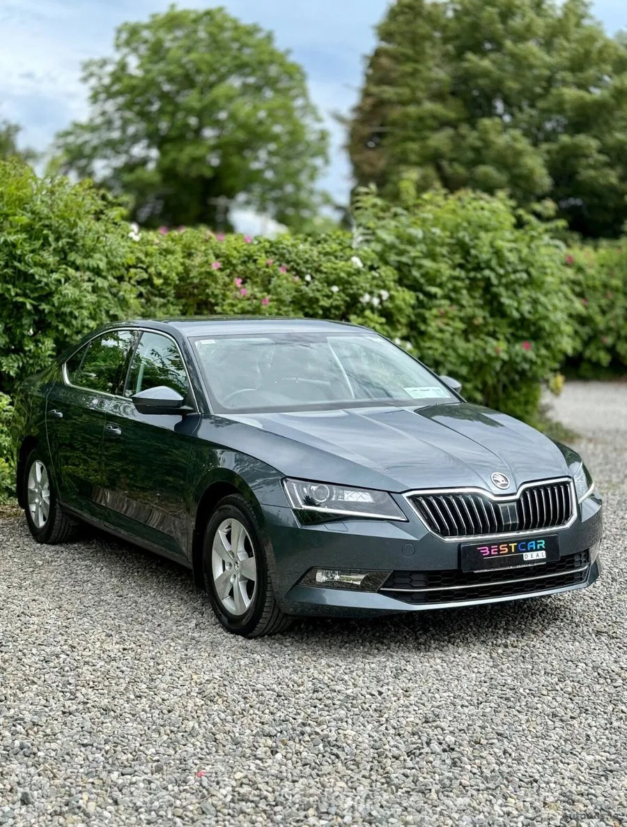 2019 Skoda Superb – photo 3