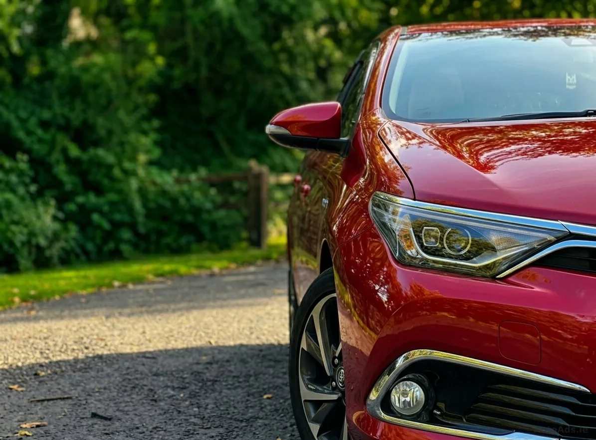 2017 Toyota Auris – photo 3