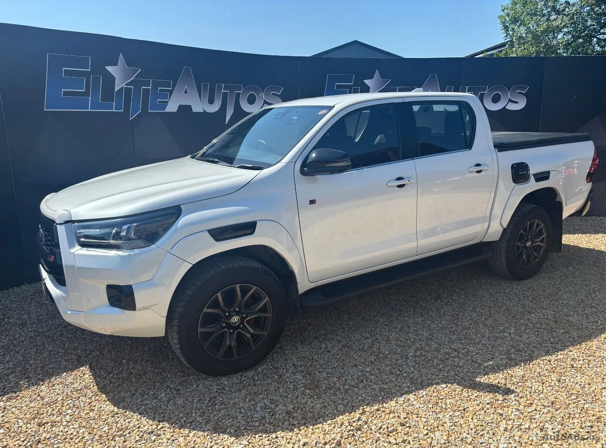 2024 Toyota Hilux – photo 3