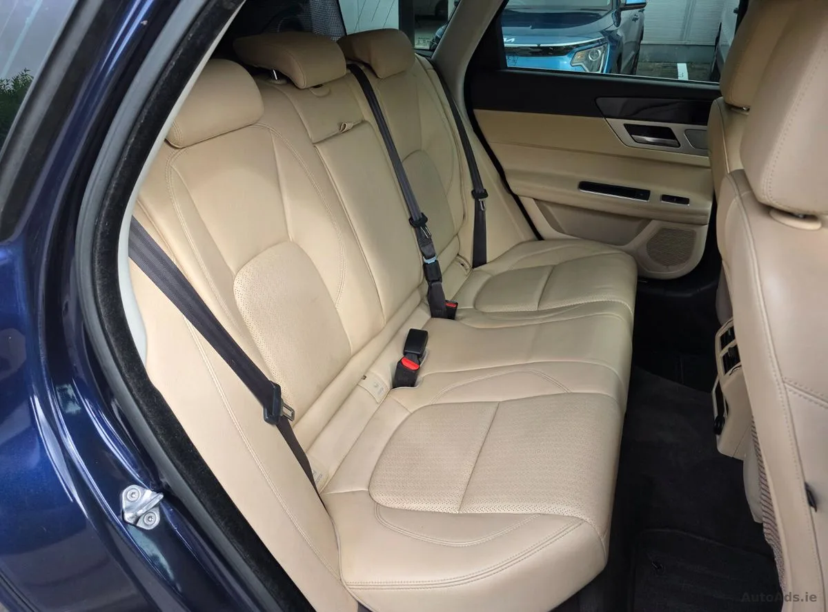 2019 Jaguar XF – photo 20
