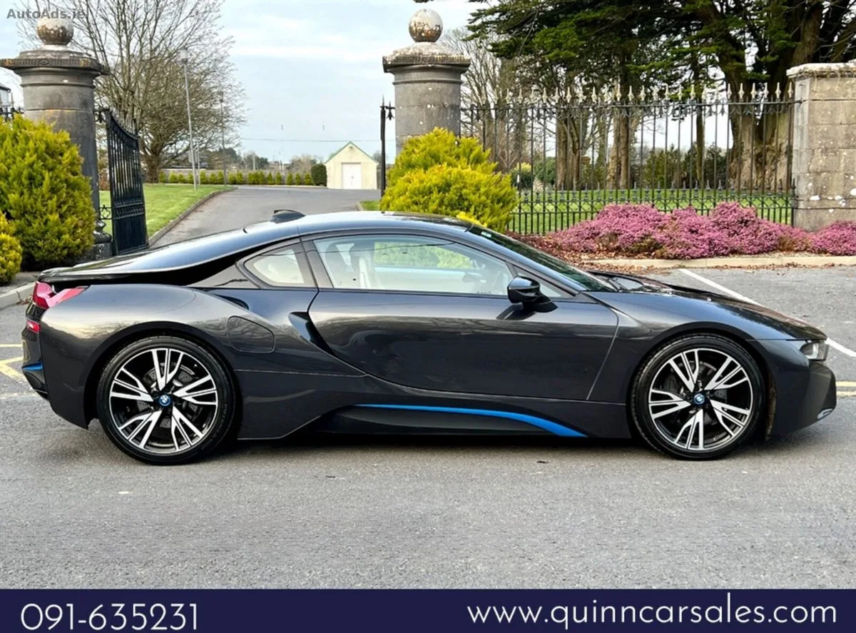 2018 BMW i8 – photo 2