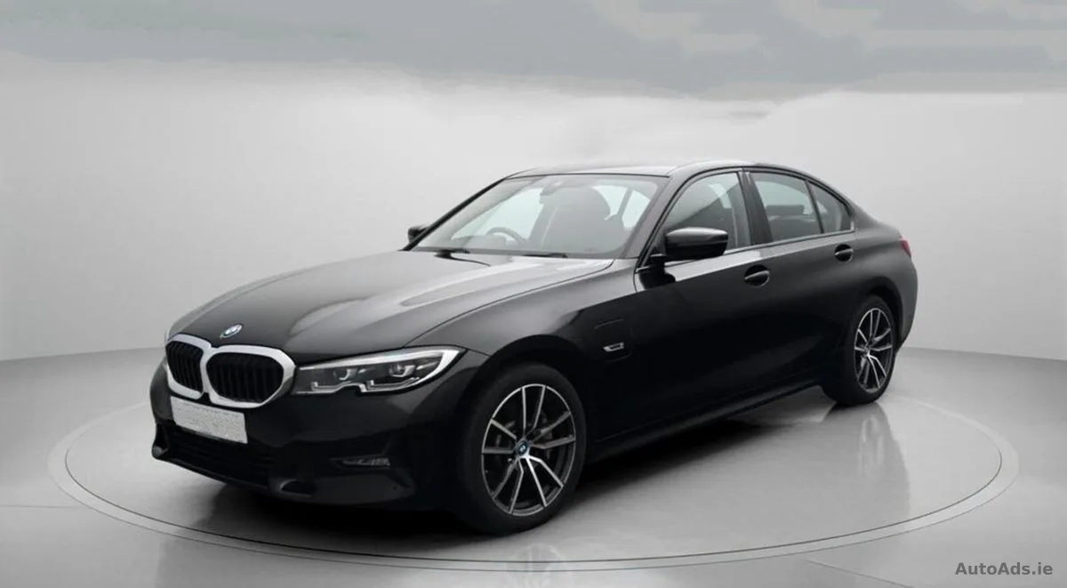 2022 BMW 3-Series – photo 2