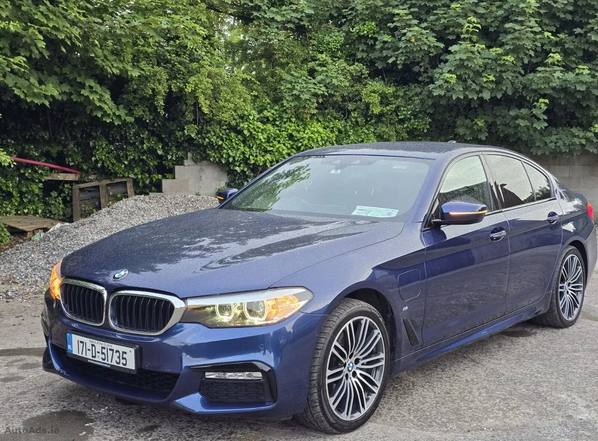 2017 BMW 5-Series – photo 2