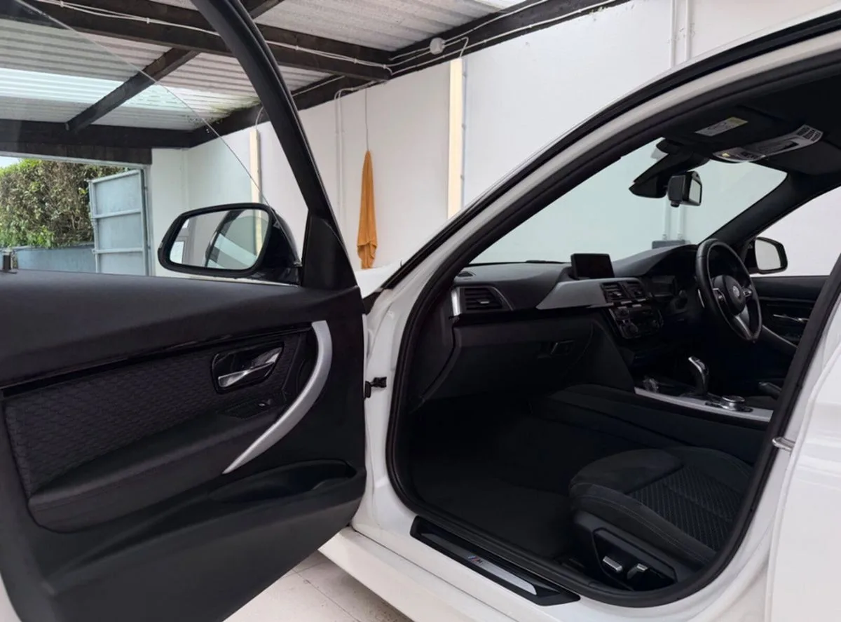 2017 BMW 3-Series – photo 18