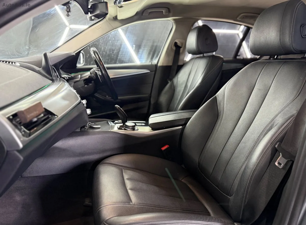 2017 BMW 5-Series – photo 16