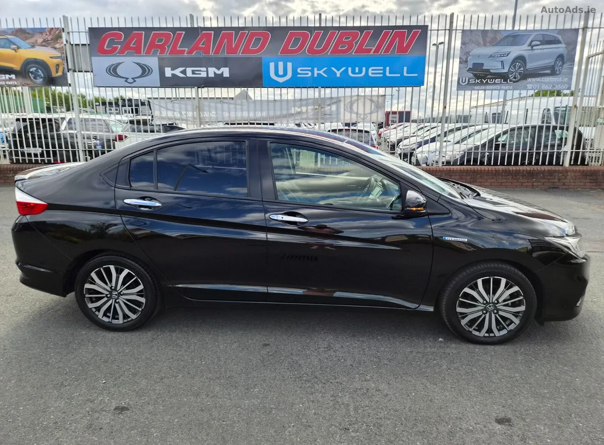 2018 Honda Grace – photo 2