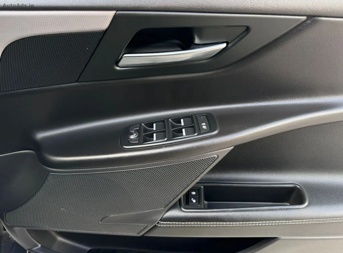 2018 Jaguar XE – photo 16
