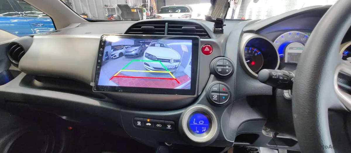 2014 Honda Fit – photo 15