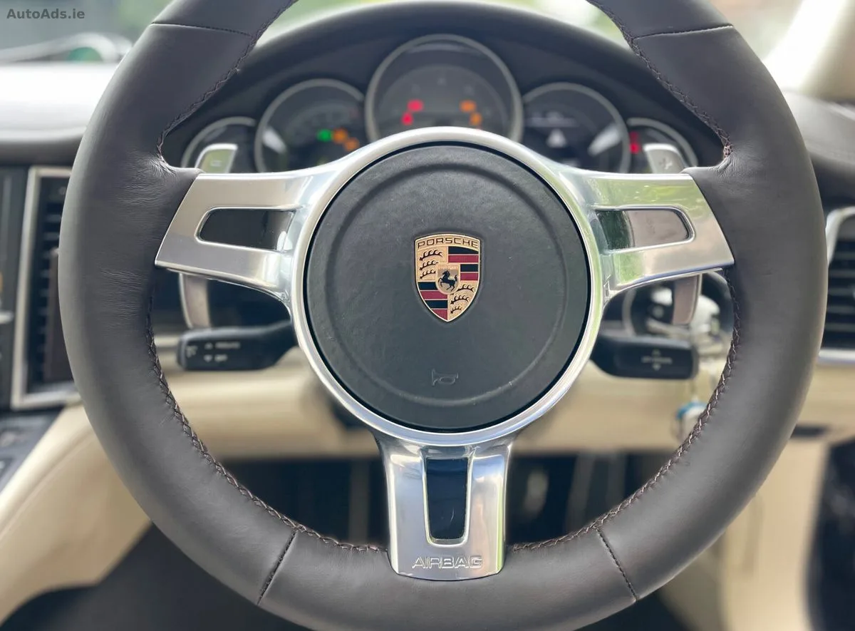 2015 Porsche Panamera – photo 14
