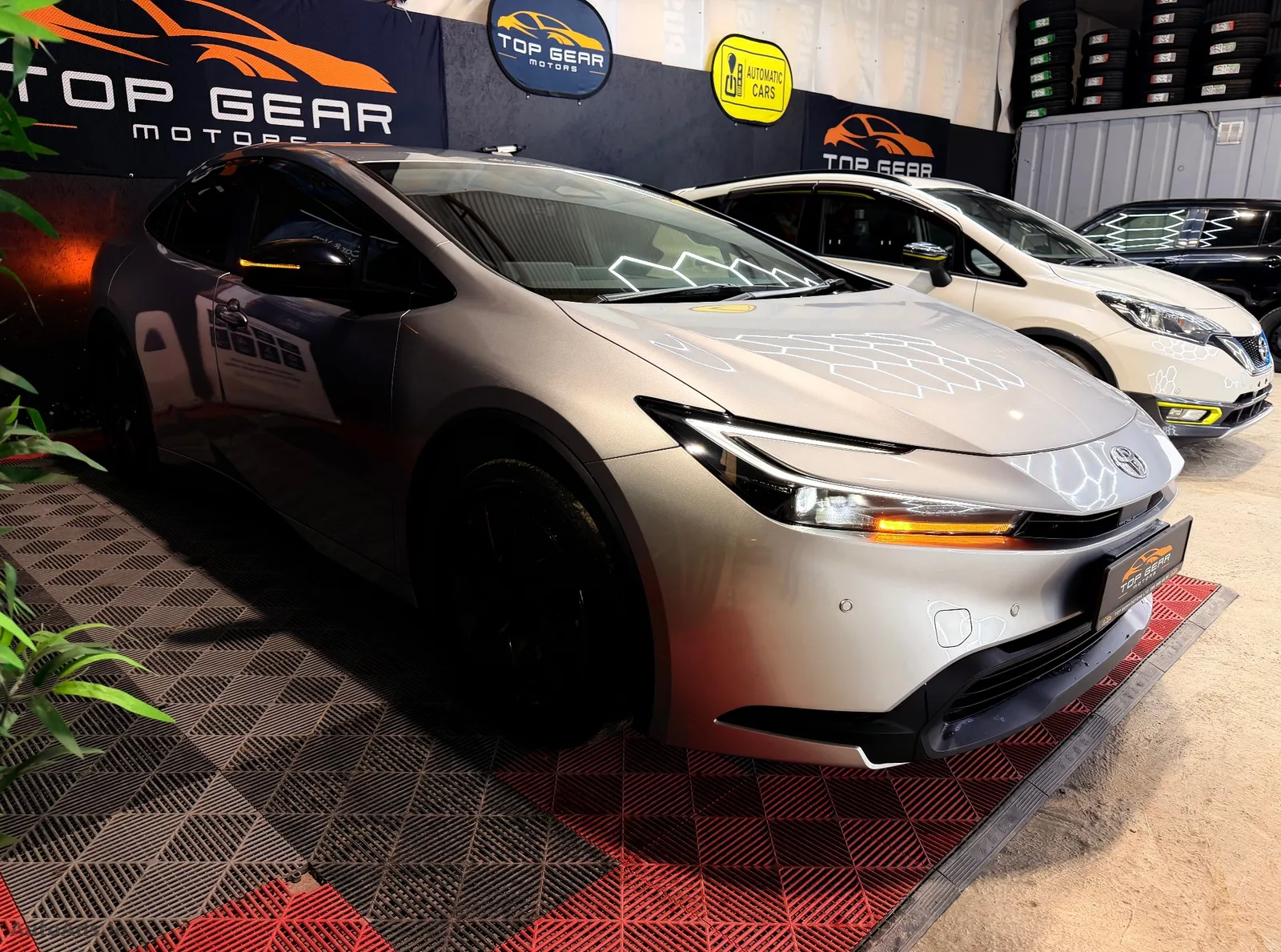 2023 Toyota Prius – photo 3