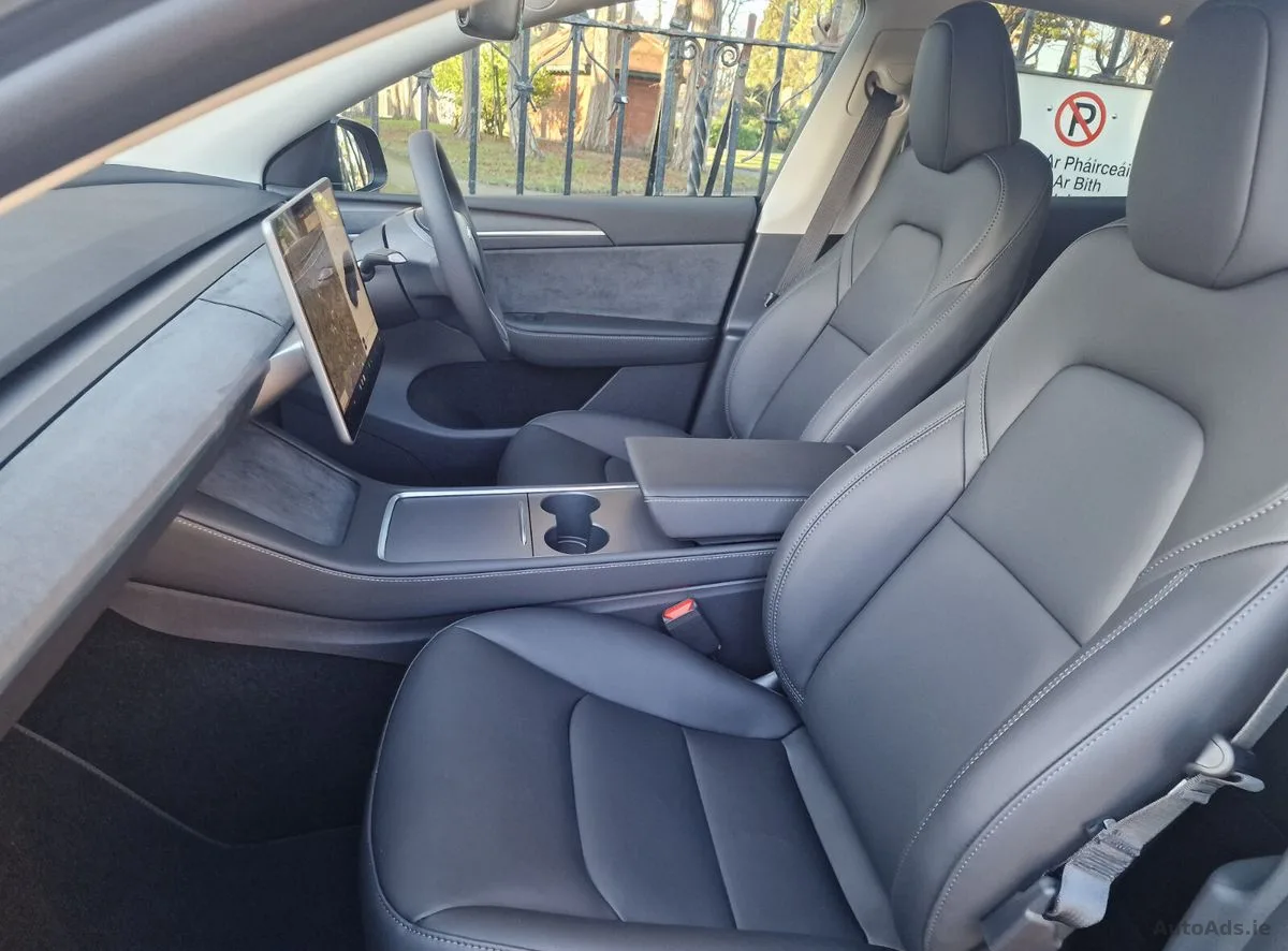 2024 Tesla Model Y – photo 9