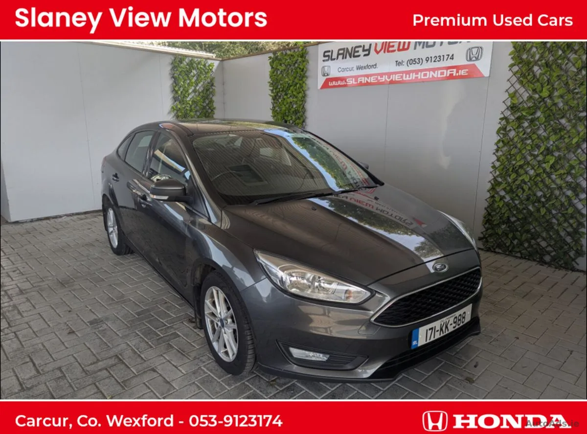 2017 Ford Focus – photo 2