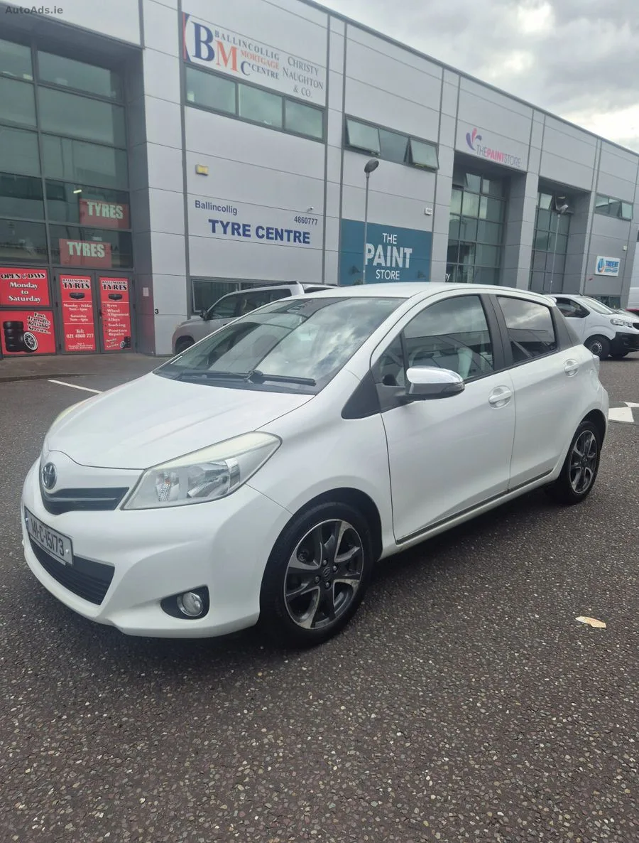 2014 Toyota Yaris – photo 2