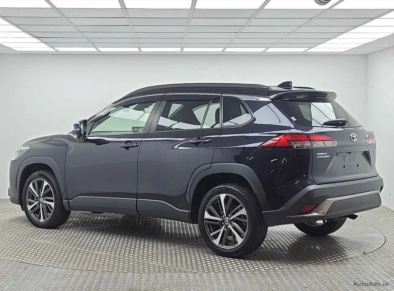 2023 Toyota Corolla Cross – photo 2