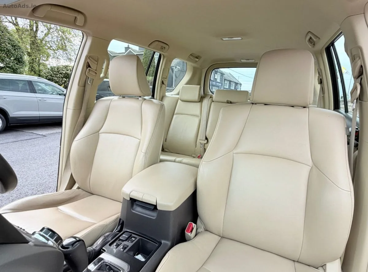 2017 Toyota Land Cruiser – photo 13