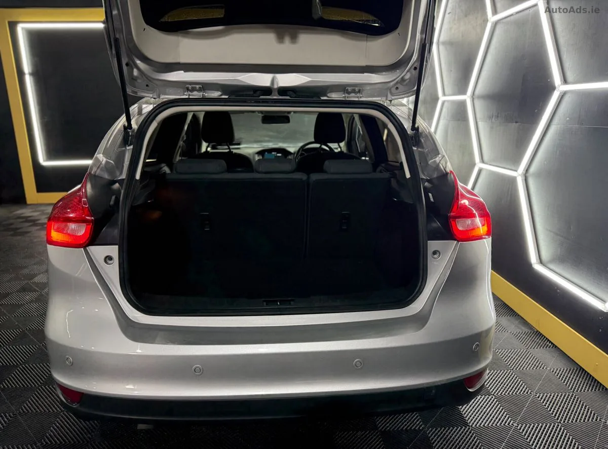 2017 Ford Focus – photo 14