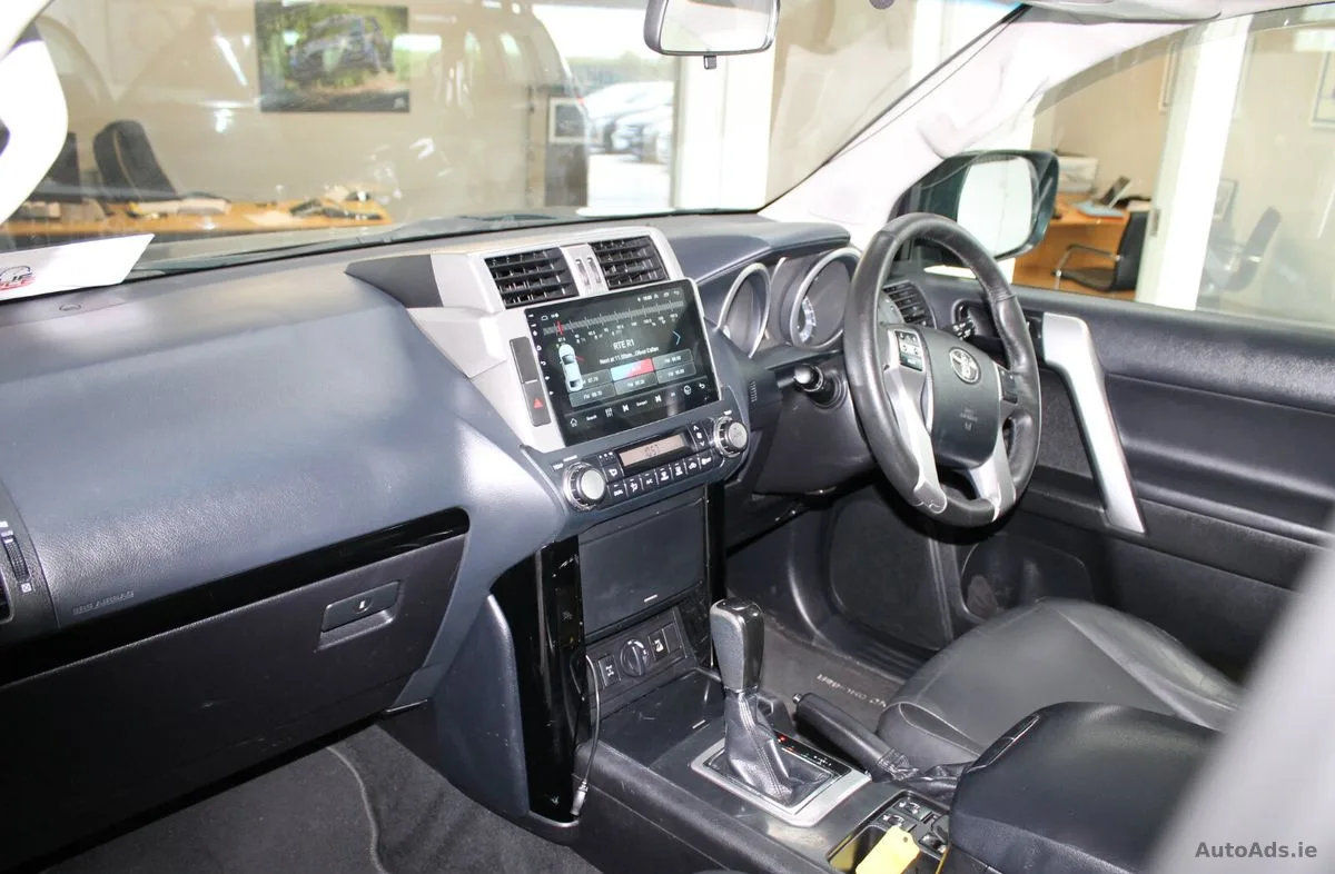 2017 Toyota Land Cruiser – photo 9