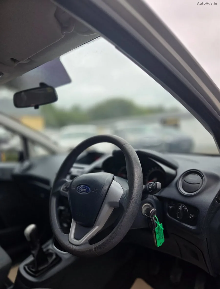 2012 Ford Fiesta – photo 13