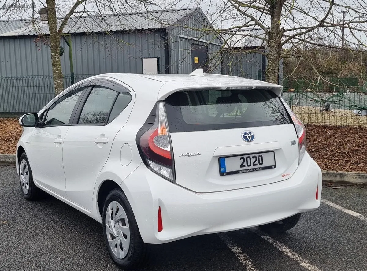 2020 Toyota Aqua – photo 11
