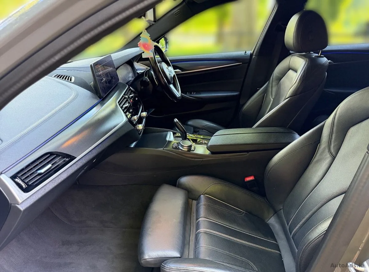 2021 BMW 5-Series – photo 14