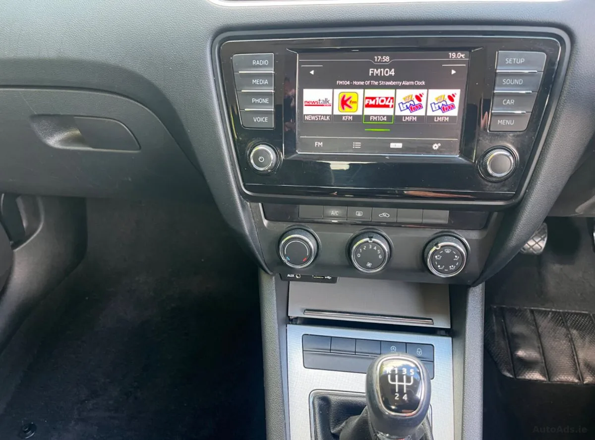 2016 Skoda Octavia – photo 17