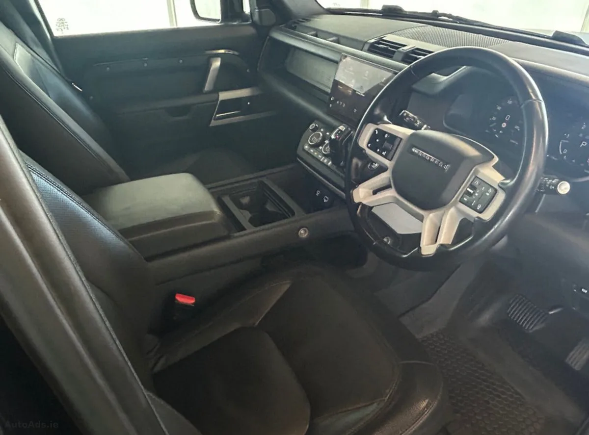 2023 Land Rover Defender – photo 4