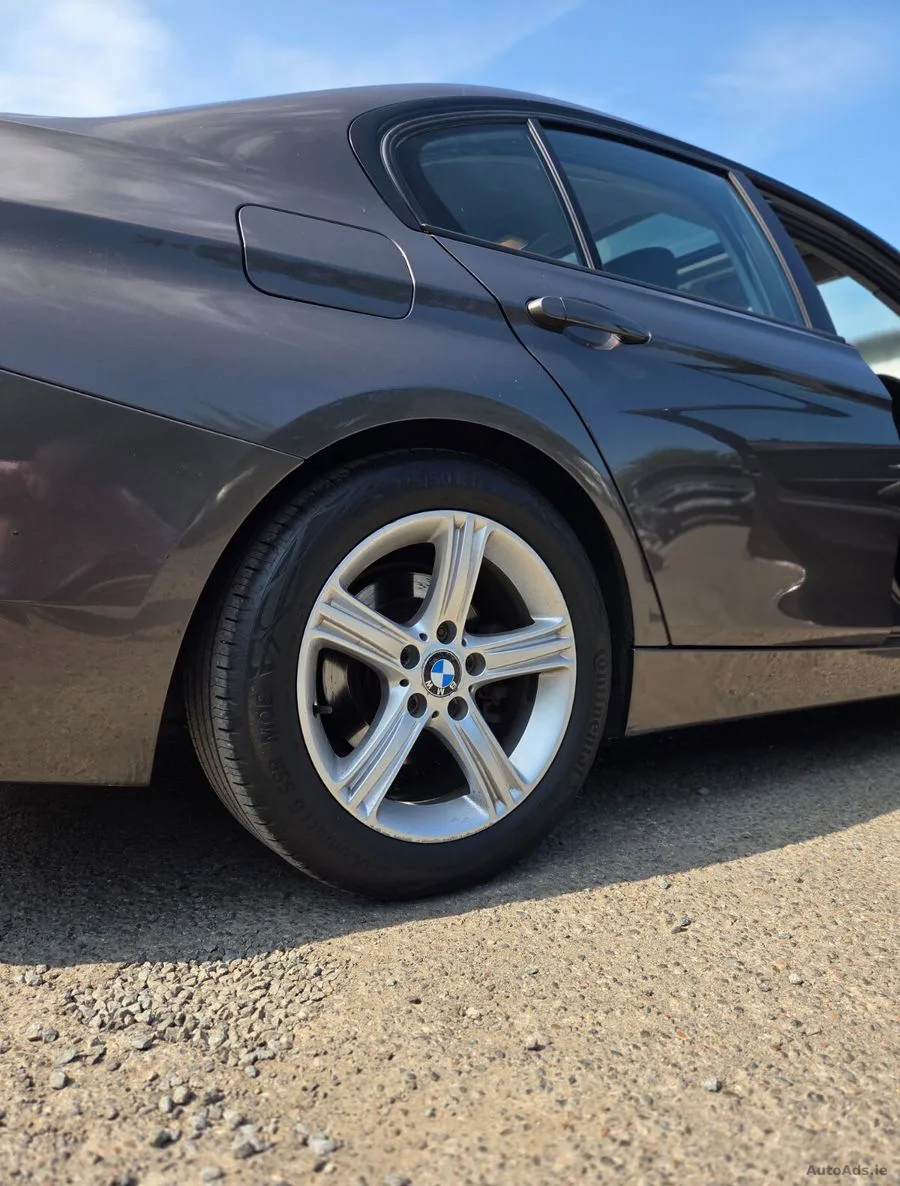 2012 BMW 3-Series – photo 13