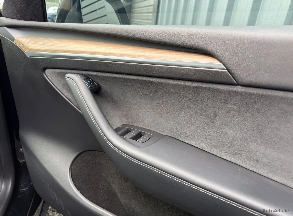 2023 Tesla Model Y – photo 11