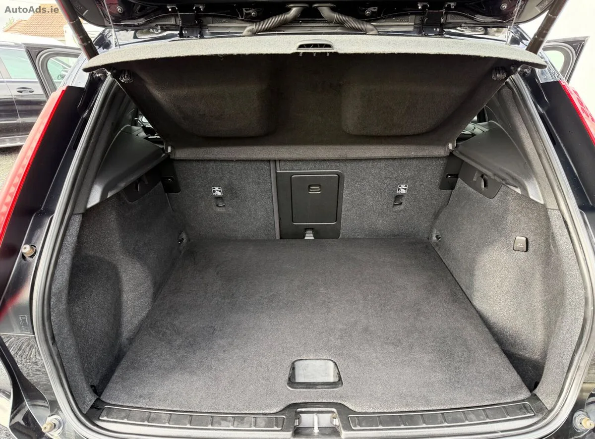 2022 Volvo XC40 – photo 13