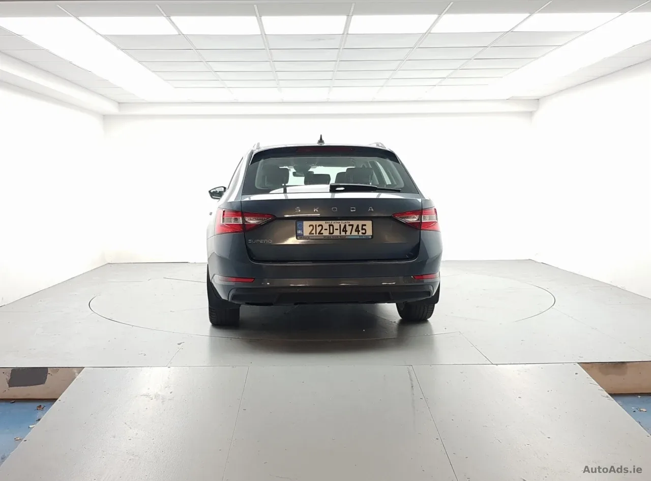 2021 Skoda Superb – photo 8