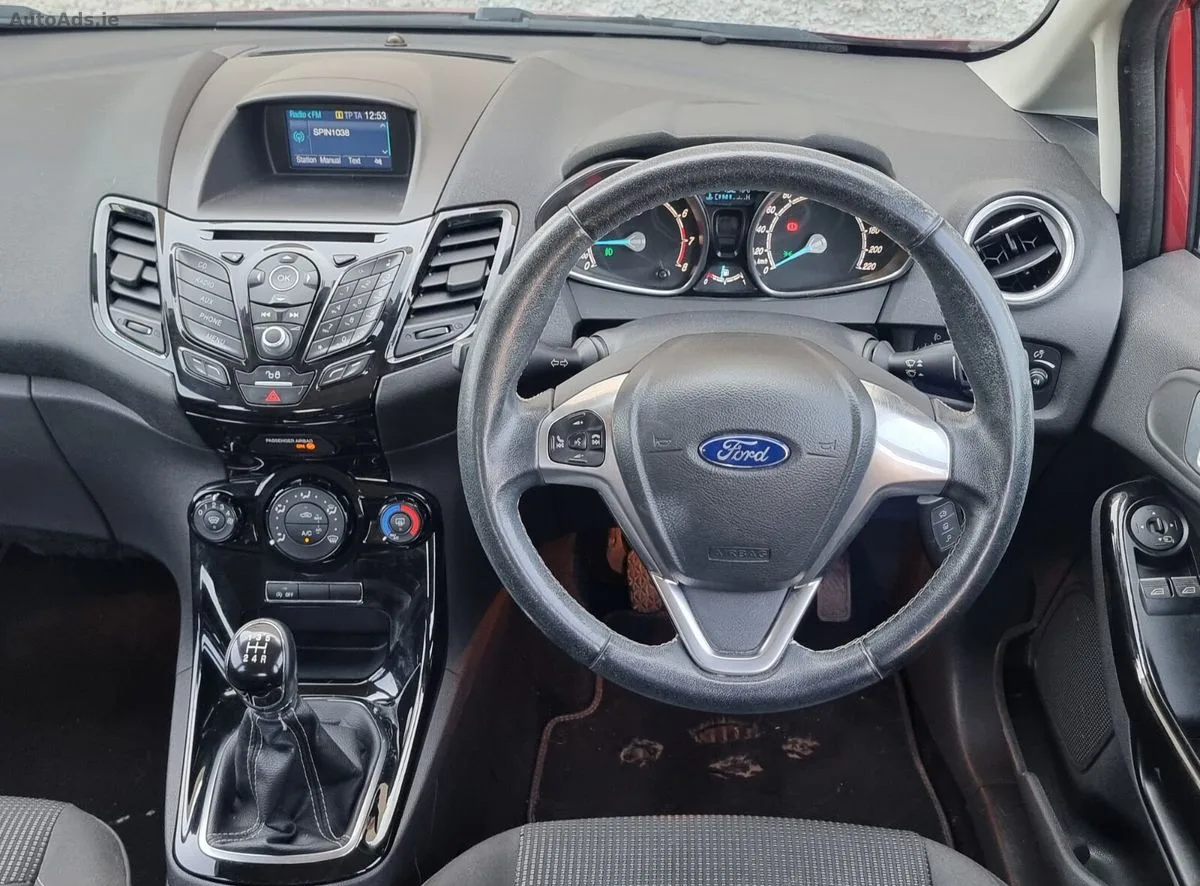 2016 Ford Fiesta – photo 18