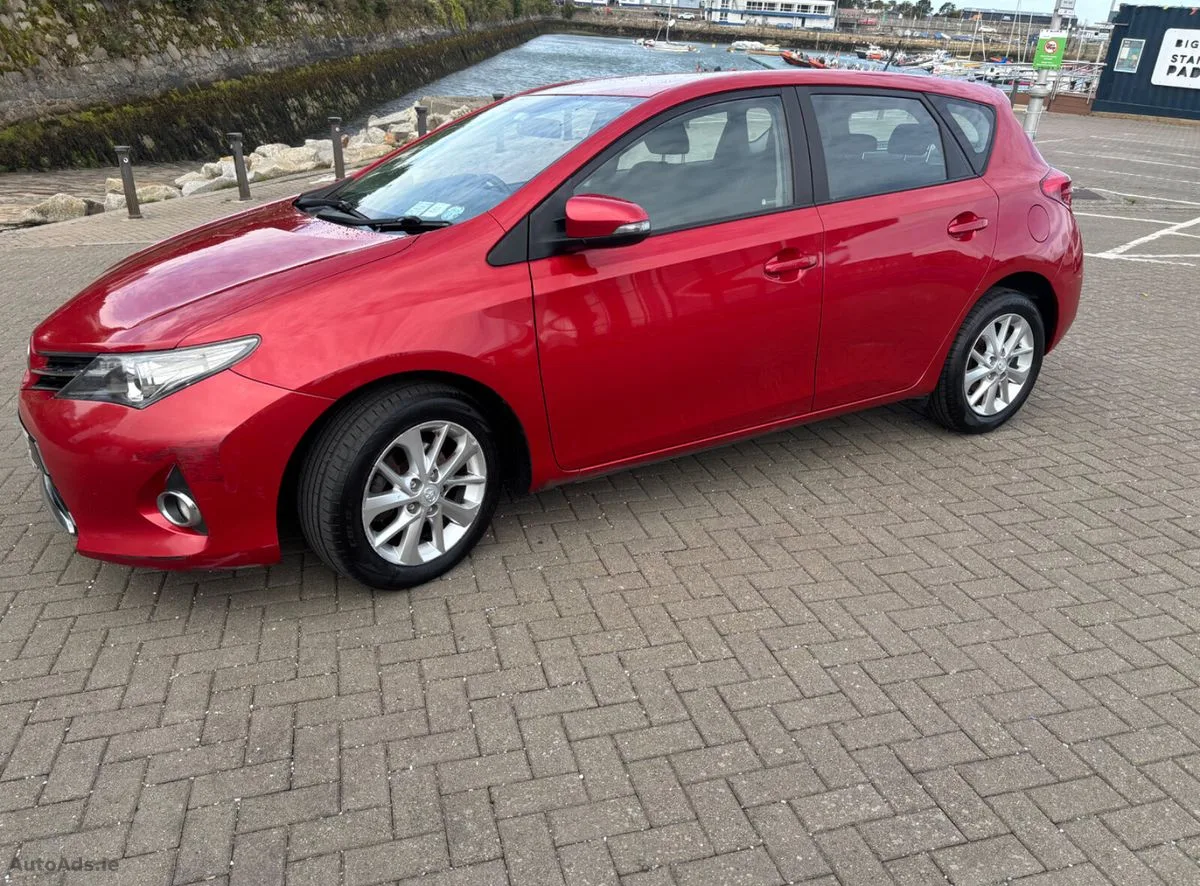 2014 Toyota Auris – photo 3