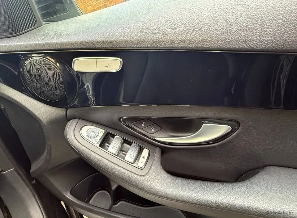 2015 Mercedes-Benz C-Class – photo 2