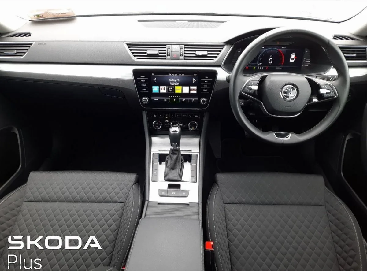2024 Skoda Superb – photo 2