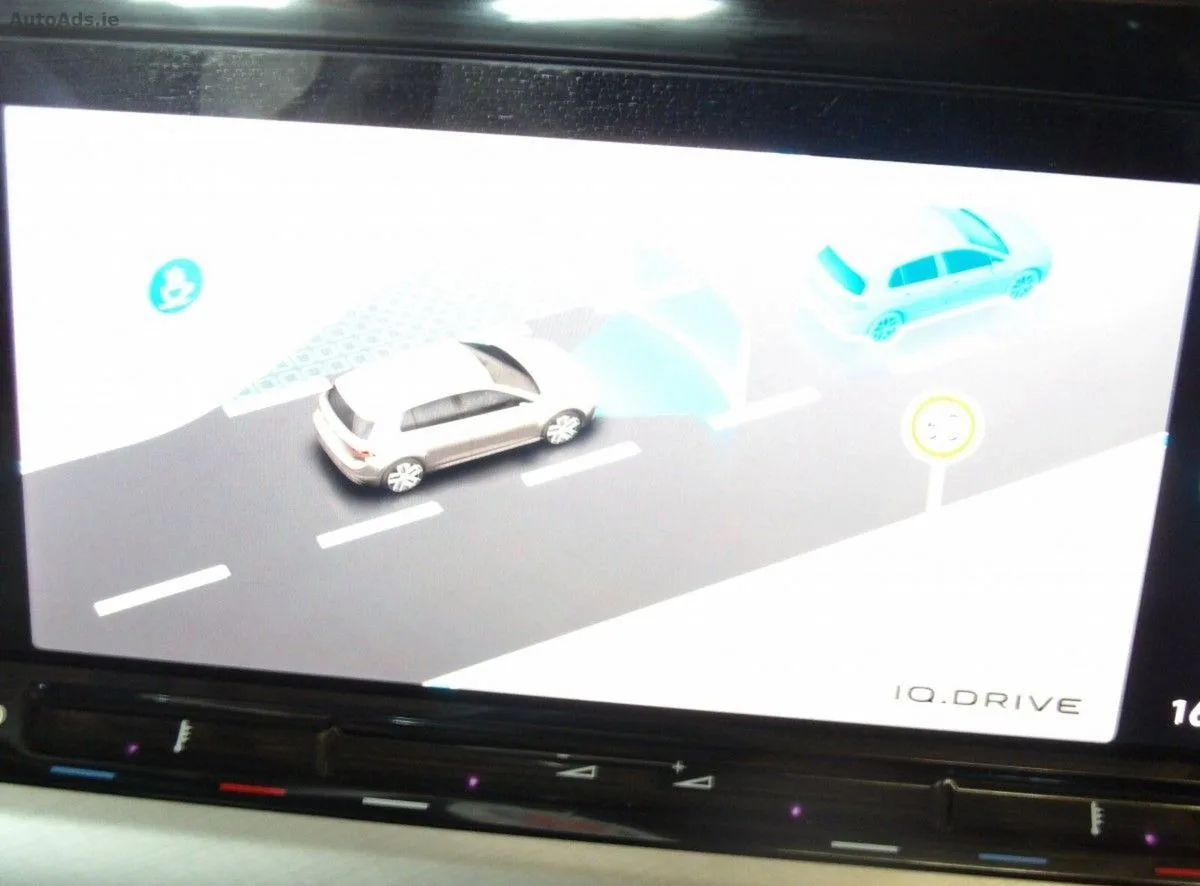 2022 Volkswagen Golf – photo 5