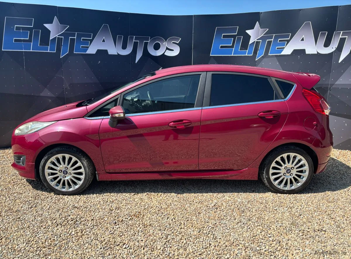 2014 Ford Fiesta – photo 2
