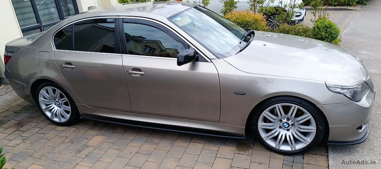 2008 BMW 5 Series – photo 2