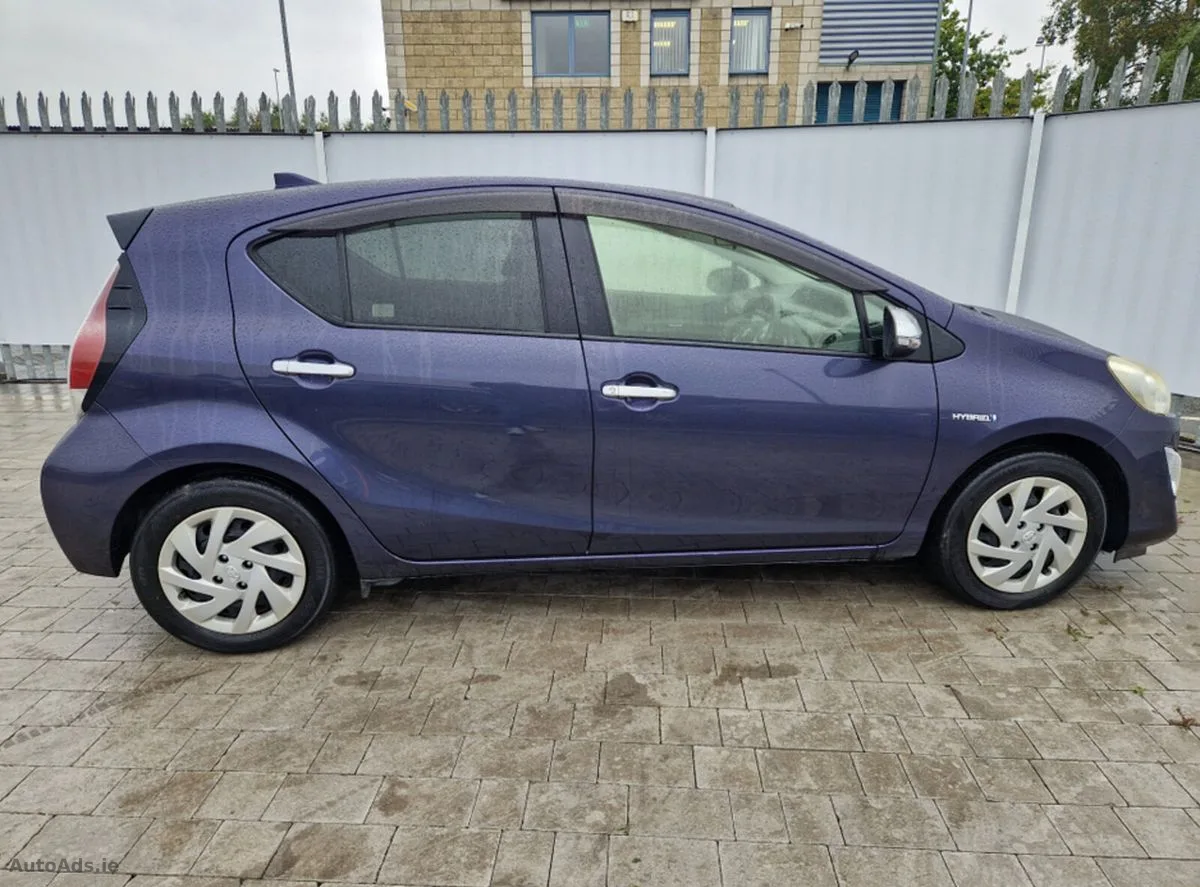 2015 Toyota Aqua – photo 13