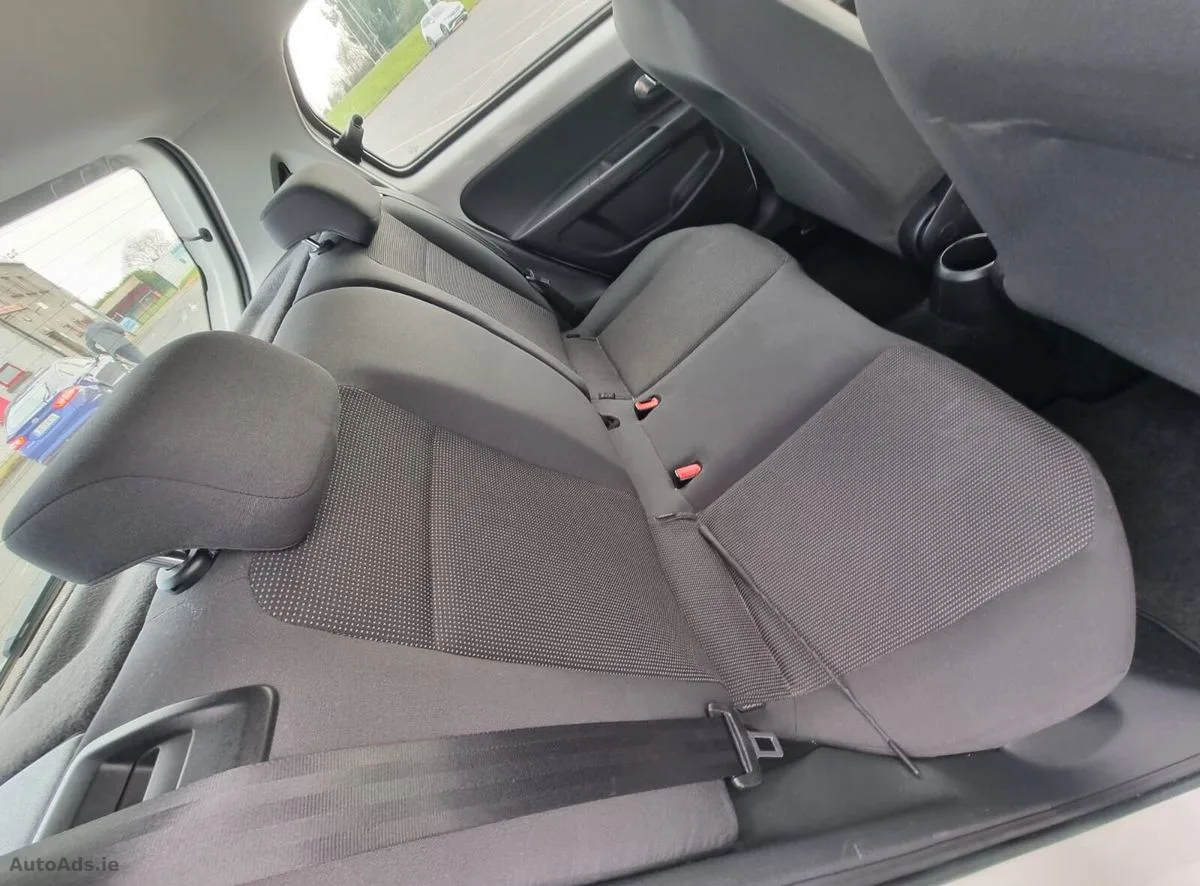 2013 Volkswagen up! – photo 18