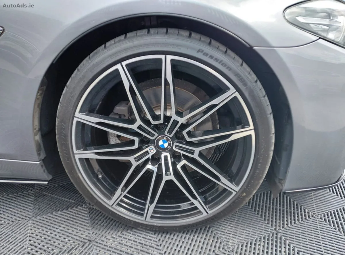 2015 BMW 5-Series – photo 2