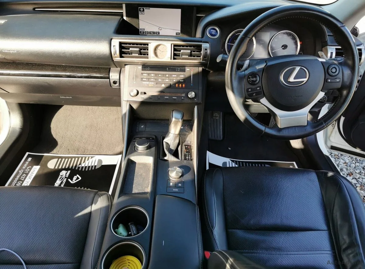 2015 Lexus IS – photo 9
